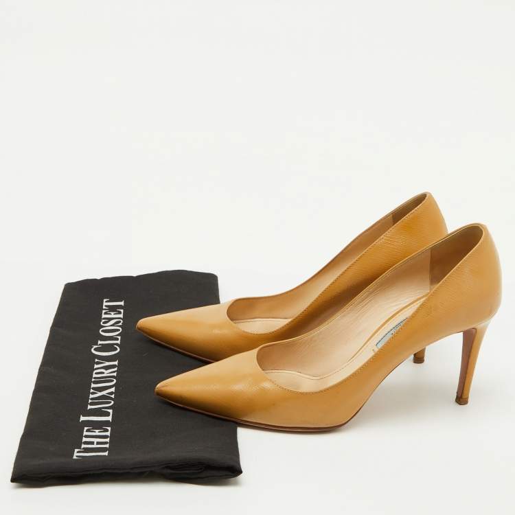 Pre Owned Prada Beige Patent Leather Pointed Toe Pumps Size 36.5