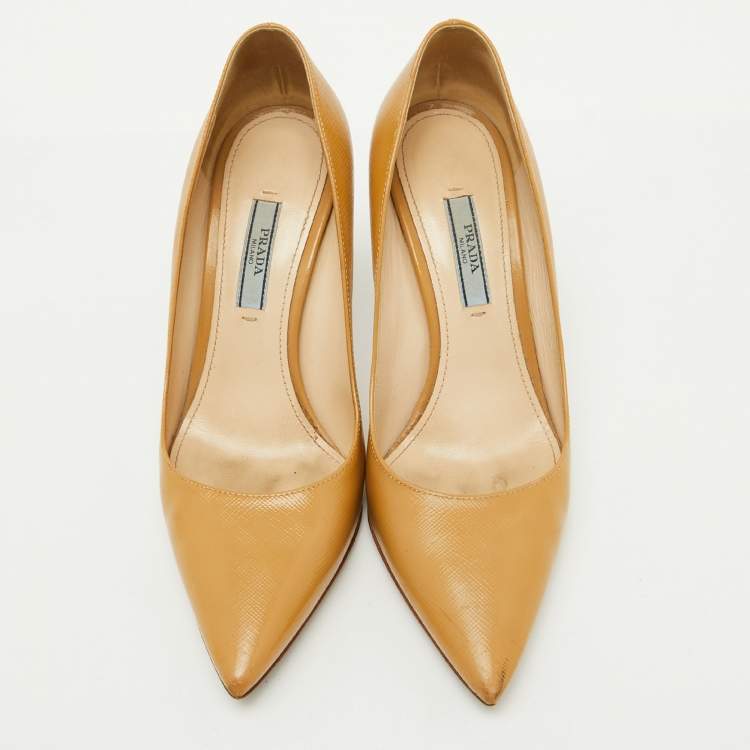 Pre Owned Prada Beige Patent Leather Pointed Toe Pumps Size 36.5