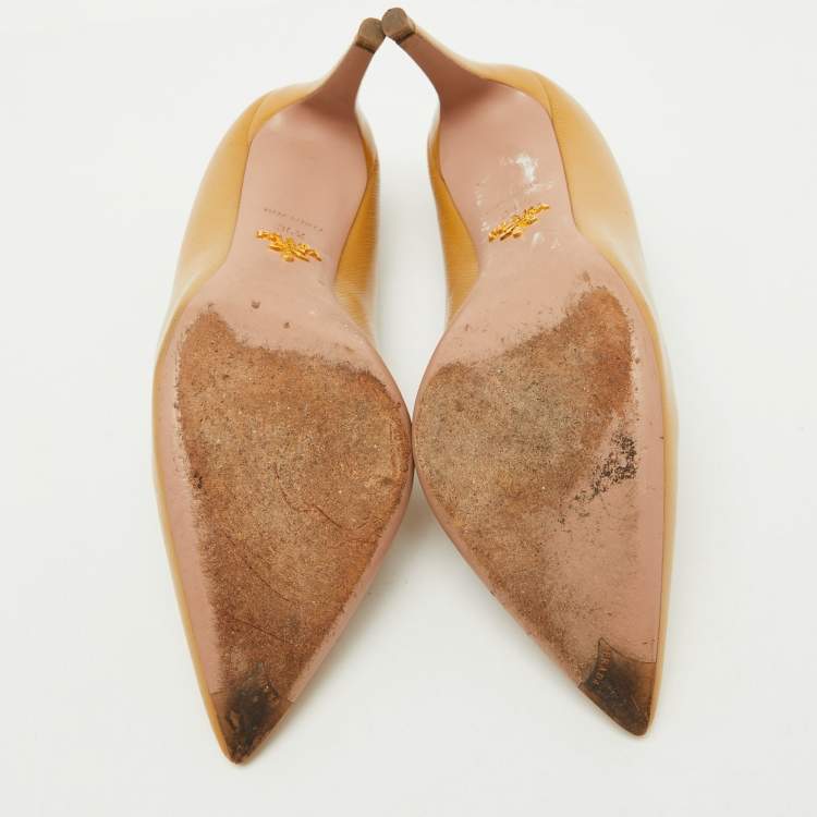 Pre Owned Prada Beige Patent Leather Pointed Toe Pumps Size 36.5