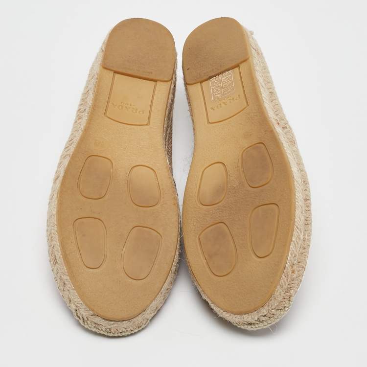 مملوكة مسبقًا Prada Beige Flower Embroidered Canvas Flat Espadrilles Size 38