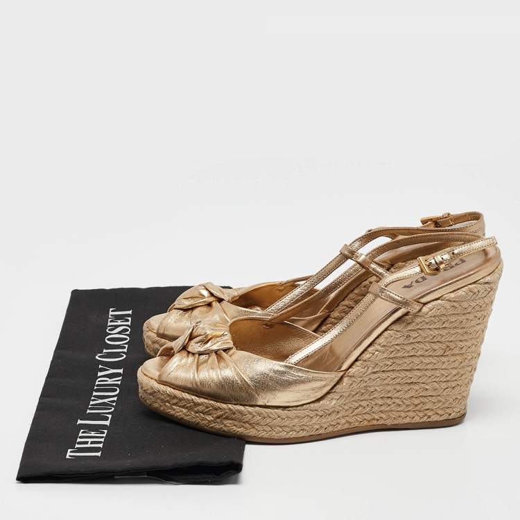 مملوكة مسبقًا Prada Gold Leather Espadrille Platform Wedge Ankle Strap Sandals Size 39