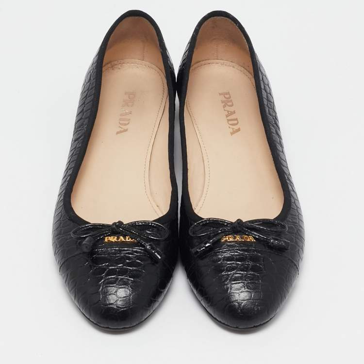 مملوكة مسبقًا Prada Black Croc Embossed Leather Bow Ballet Flats Size 36.5