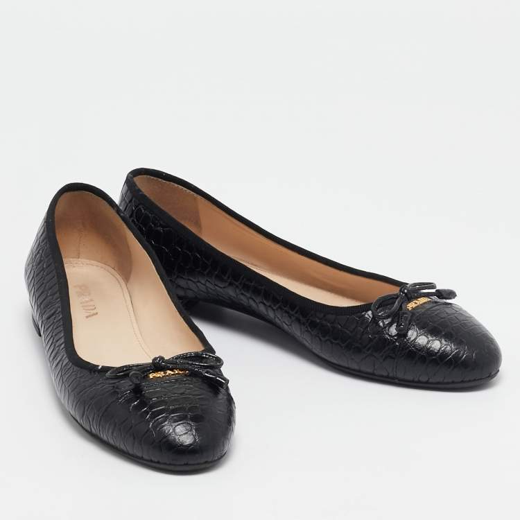 مملوكة مسبقًا Prada Black Croc Embossed Leather Bow Ballet Flats Size 36.5