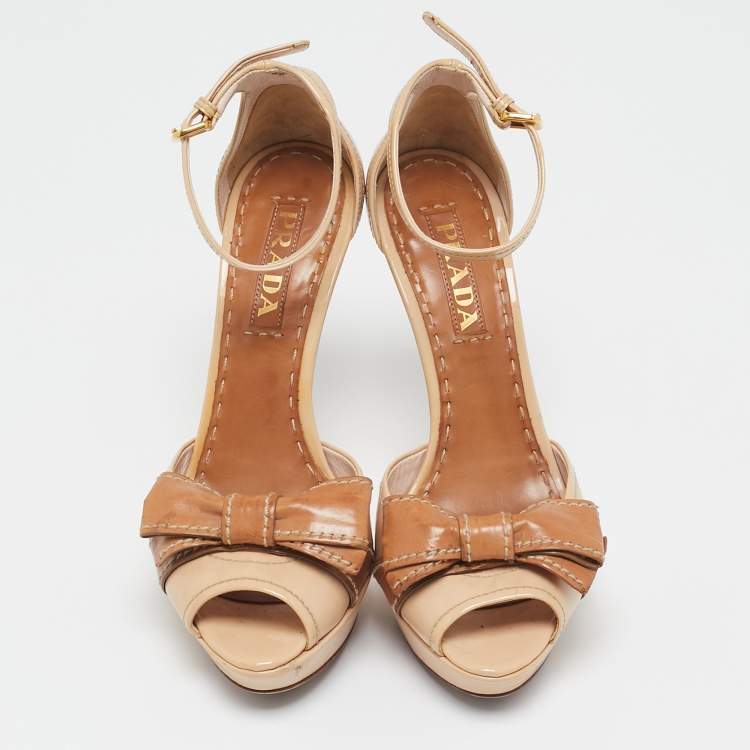 Pre Owned Prada Beige Patent Leather Bow Ankle Strap Sandals Size 37.5