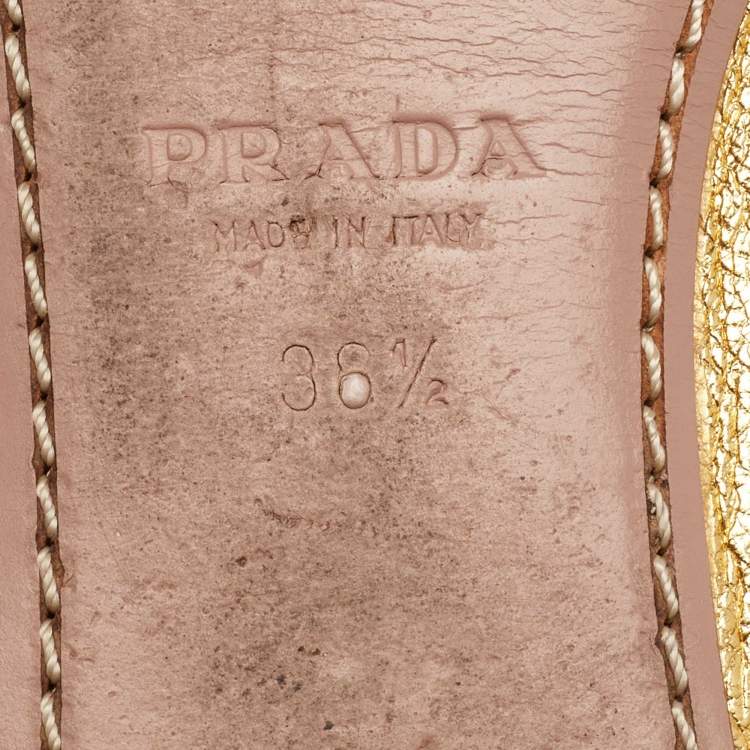 Pre Owned Prada Cream/Gold Leather Slip On Loafers Size 36.5