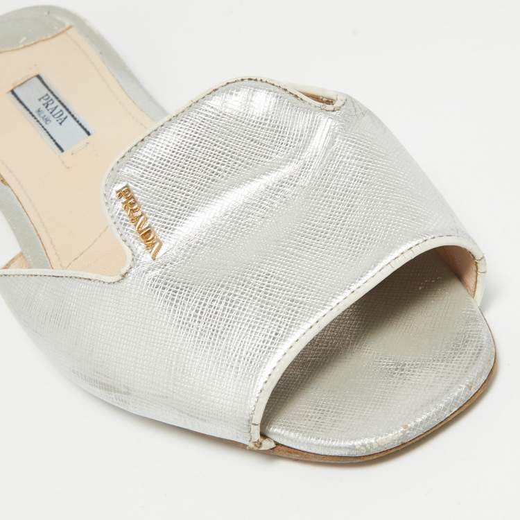 Pre Owned Prada Silver Saffiano Leather Slide Flats Size 38.5