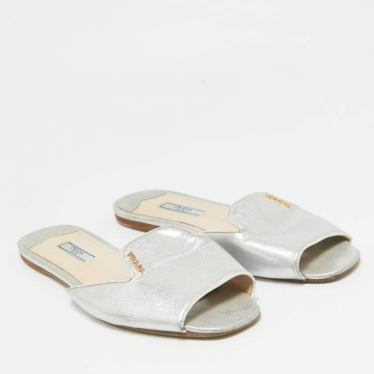 Pre Owned Prada Silver Saffiano Leather Slide Flats Size 38.5