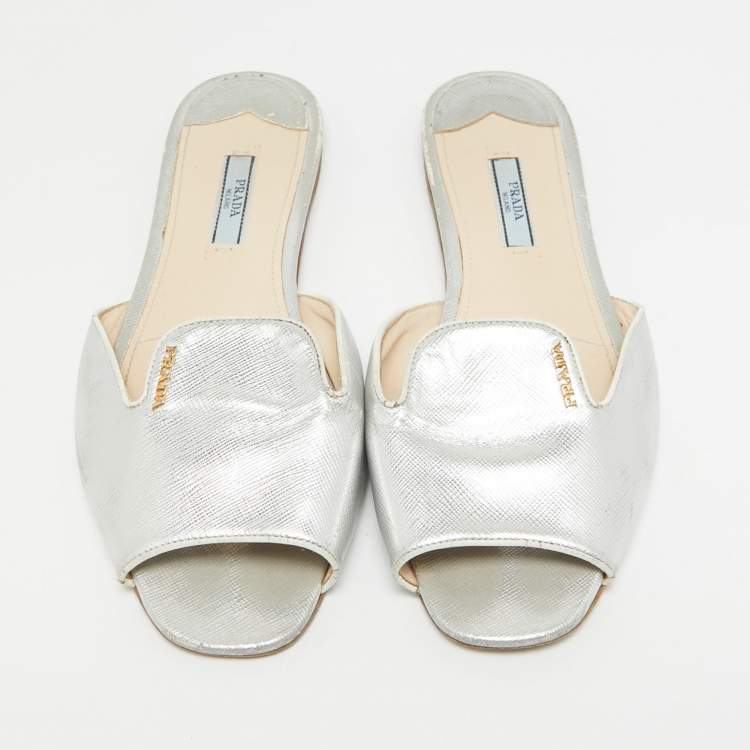 Pre Owned Prada Silver Saffiano Leather Slide Flats Size 38.5