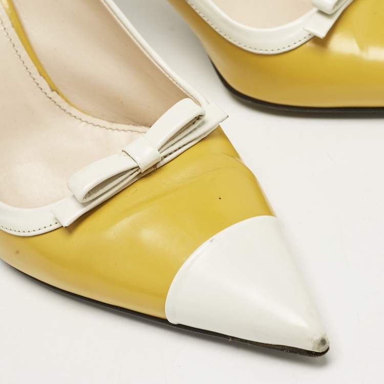 Pre Owned Prada Two Tone Leather Bow Pointed Toe Pumps Size 39