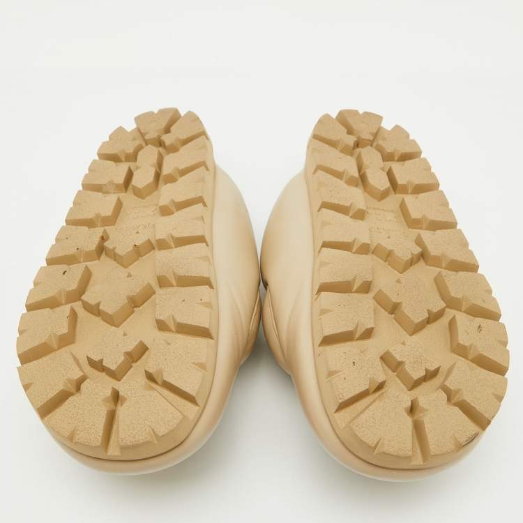 Pre Owned Prada Beige Leather Triangle Logo Soft Padded Mules Size 38.5