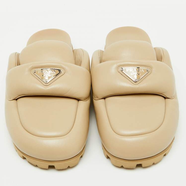 Pre Owned Prada Beige Leather Triangle Logo Soft Padded Mules Size 38.5