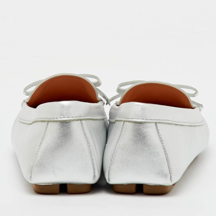 Pre Owned Prada Silver Leather Bow Logo Applique Slip On Loafers Size 37.5