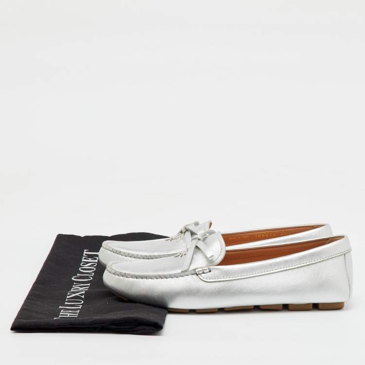 Pre Owned Prada Silver Leather Bow Logo Applique Slip On Loafers Size 37.5