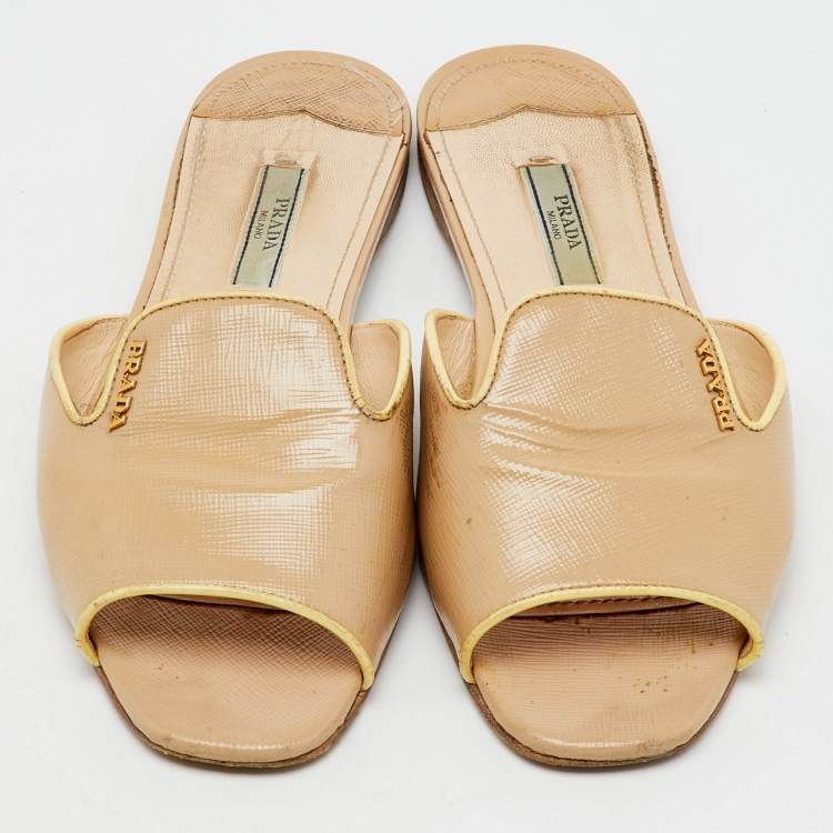 Pre Owned Prada Beige Saffiano Patent Leather Flat Slide Sandals Size 37.5