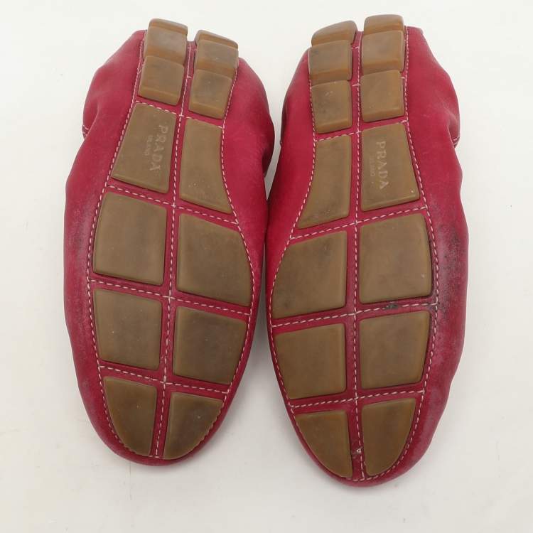 Pre Owned Prada Pink Leather Logo Scrunch Loafers Size 35