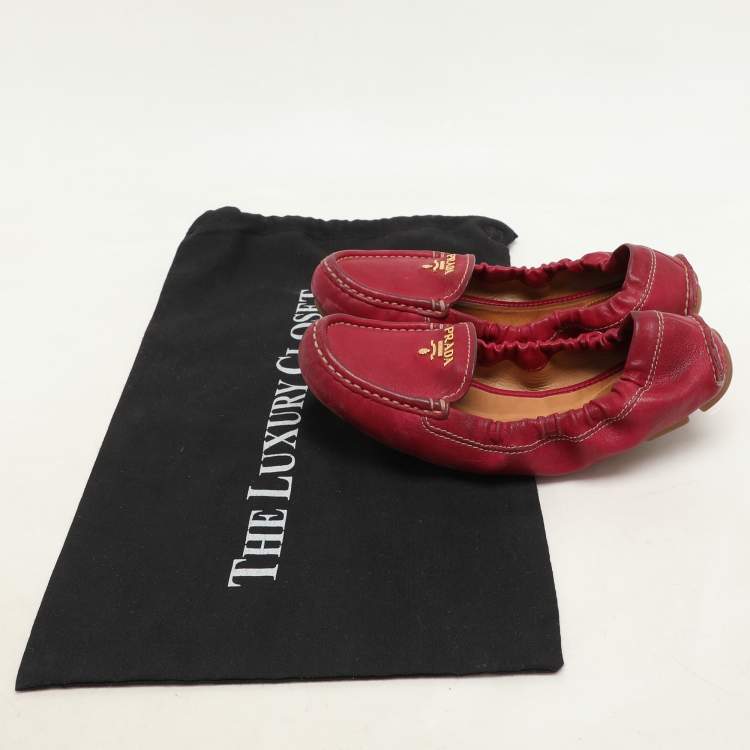 Pre Owned Prada Pink Leather Logo Scrunch Loafers Size 35