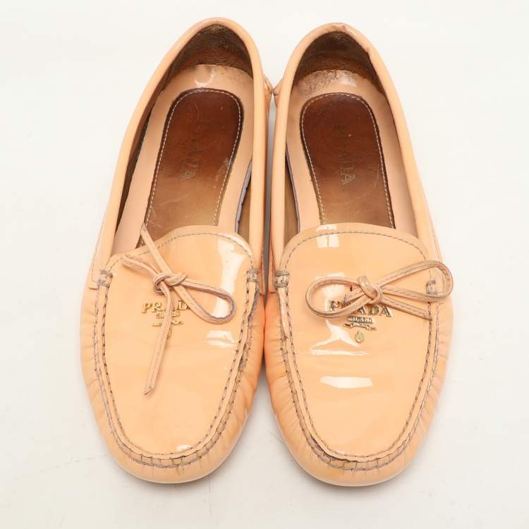 Pre Owned Prada Peach Patent Leather Logo Loafers Size 37