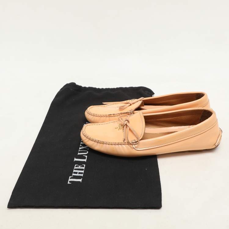 Pre Owned Prada Peach Patent Leather Logo Loafers Size 37