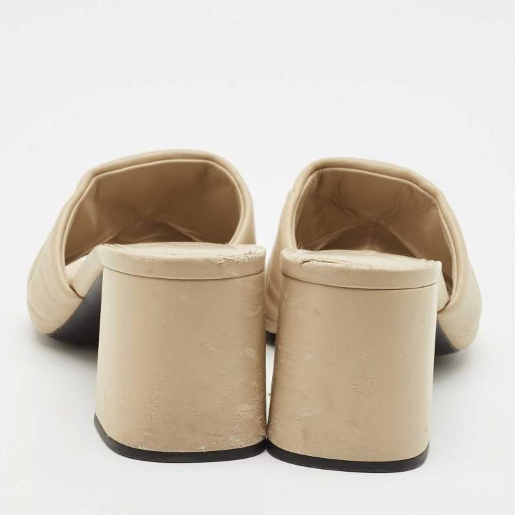 Pre Owned Prada Beige Quilted Leather Logo Slide Sandals Size 38.5