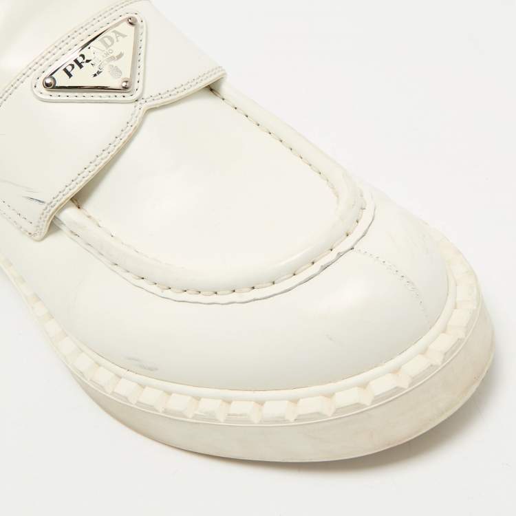 Pre Owned Prada White Leather Logo Plaque Slip On Loafers Size 39.5