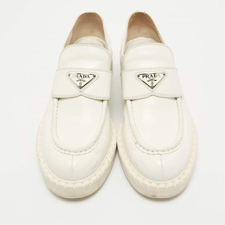 Pre Owned Prada White Leather Logo Plaque Slip On Loafers Size 39.5
