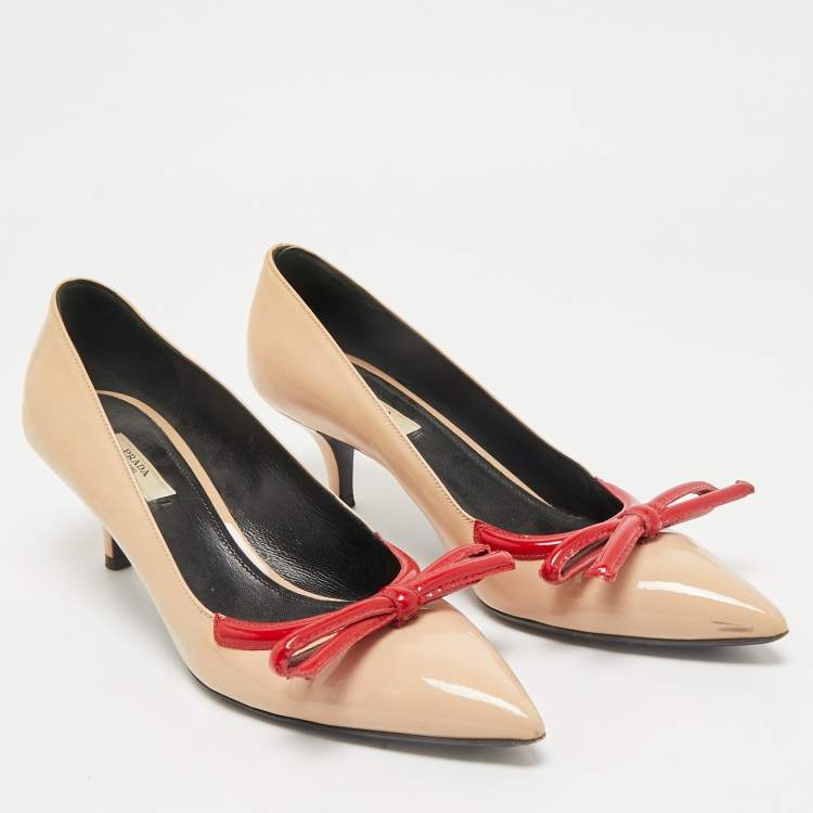 Pre Owned Prada Beige/Red Patent Leather Pointed Toe Bow Pumps Size 39