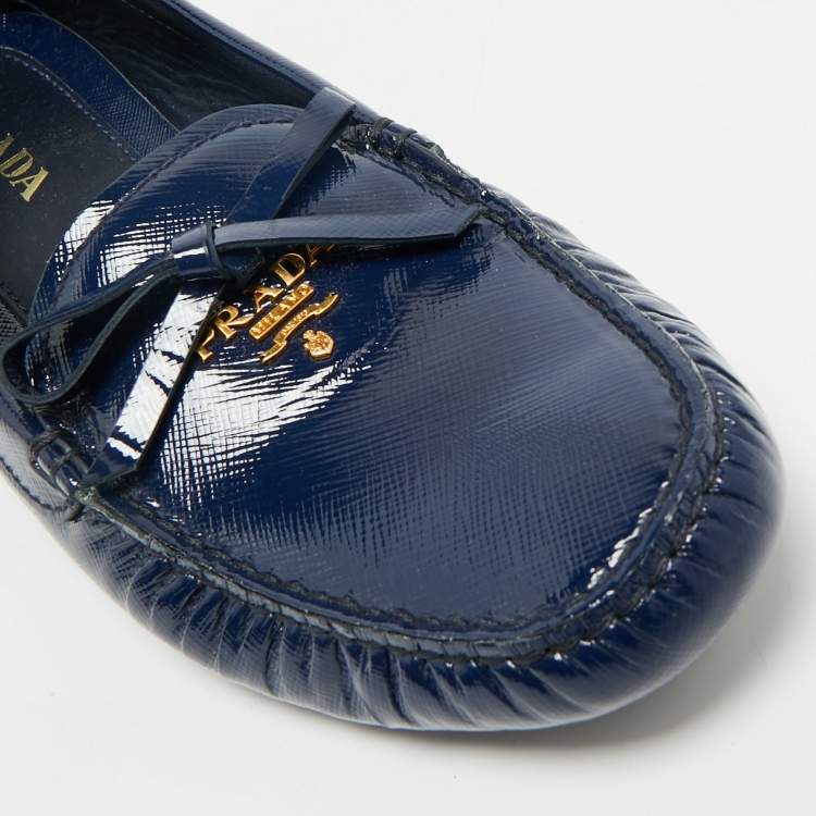 Pre Owned Prada Navy Blue Saffiano Patent Leather Bow Slip On Loafers Size 39.5