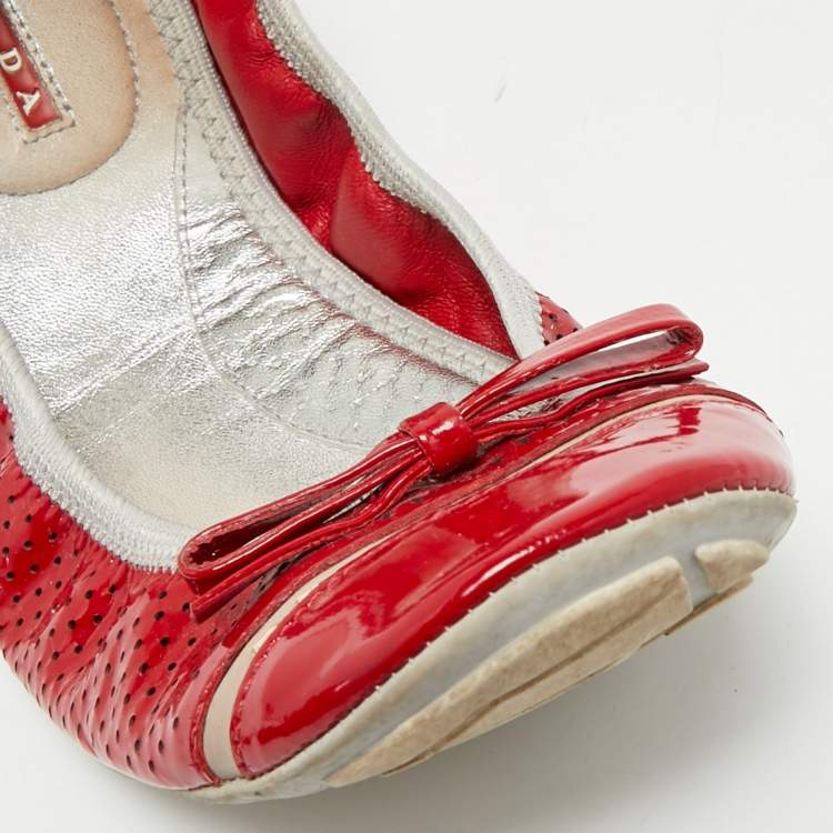 Pre Owned Prada Red Patent Leather and Leather Scrunch Ballet Flats Size 38.5