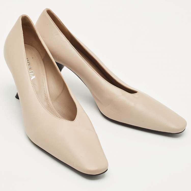 Pre Owned Prada Beige Leather Block Heel Square Toe Pumps Size 39