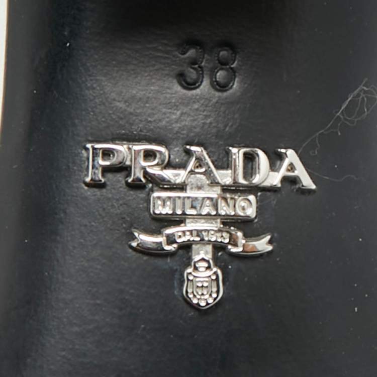 Pre Owned Prada White Quilted Leather Slide Sandals Size 38