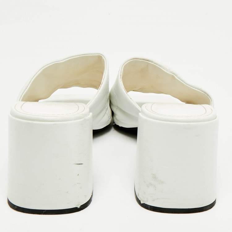 Pre Owned Prada White Quilted Leather Slide Sandals Size 38