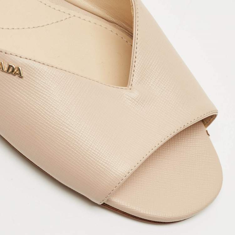 Pre Owned Prada Beige Patent Saffiano Leather Flat Slides Size 38.5