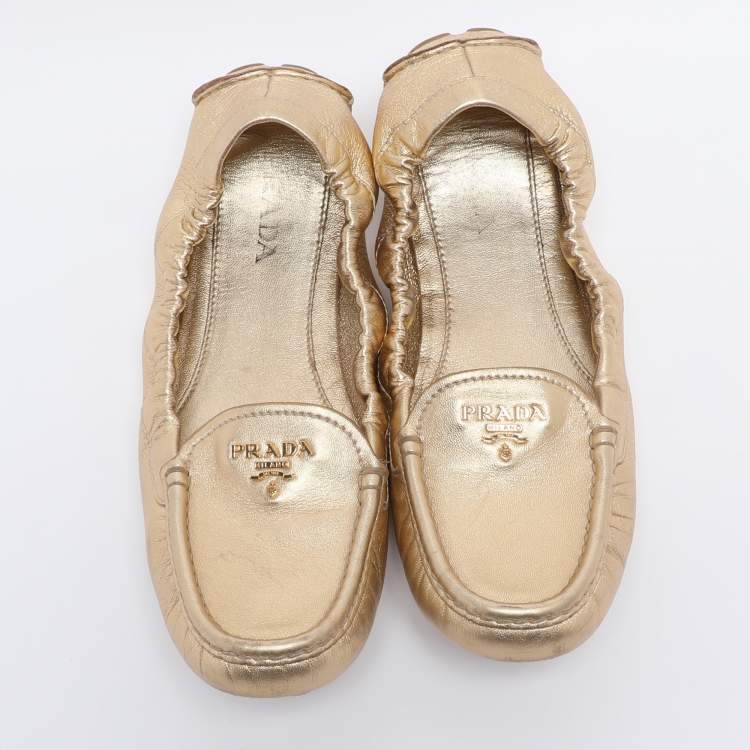 Pre Owned Prada Gold Leather Scrunch Slip On Loafers Size 39