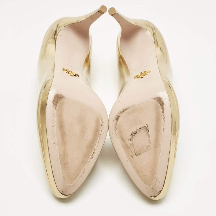 Pre Owned Prada Gold  Leather Pointed Toe Pumps Size 42