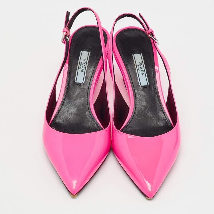 مملوكة مسبقًا Prada Pink Patent Leather Logo Pointed Toe Wedge Slingback Pumps Size 37.5