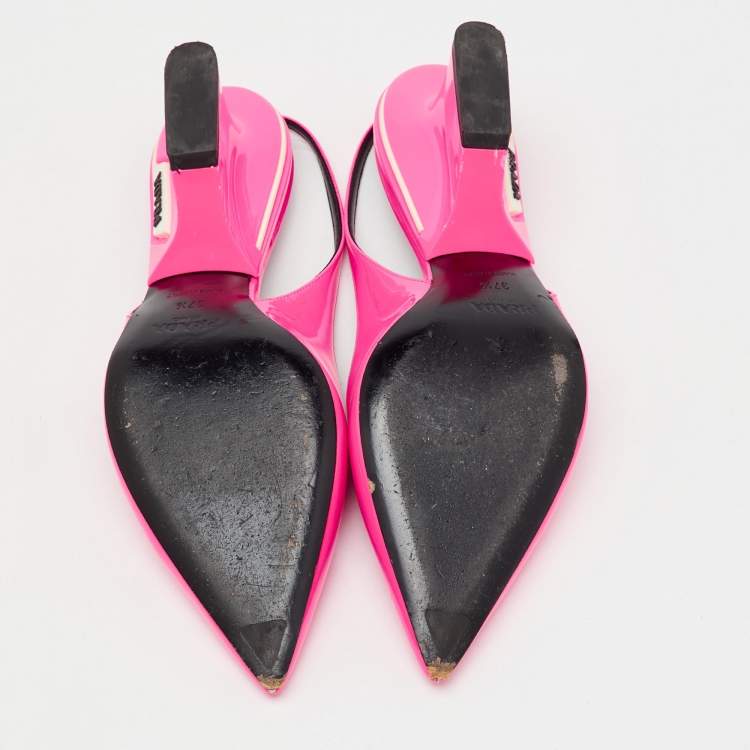 مملوكة مسبقًا Prada Pink Patent Leather Logo Pointed Toe Wedge Slingback Pumps Size 37.5