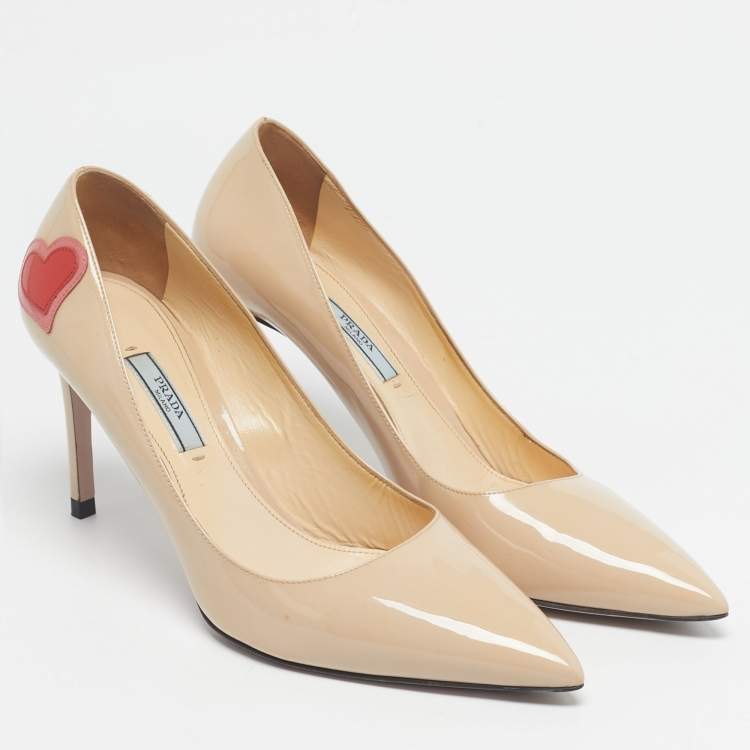 Pre Owned Prada Beige Patent Leather Pointed Toe Pumps Size 39.5