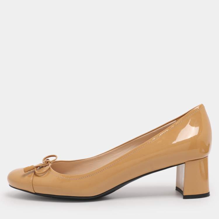 Pre Owned Prada Beige Patent Leather Block Heel Pumps Size 37.5