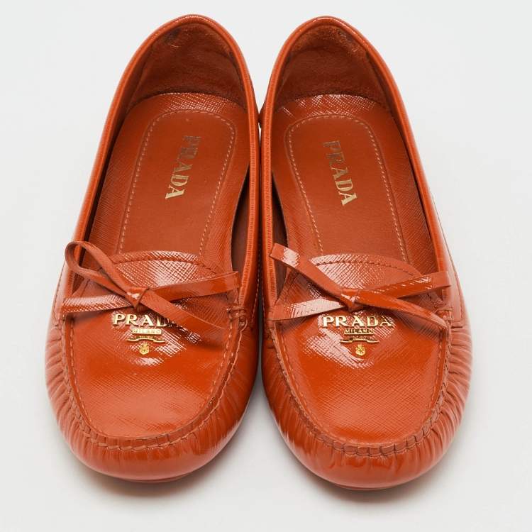 Pre Owned Prada Orange Patent Leather Bow Slip On Loafers Size 38.5