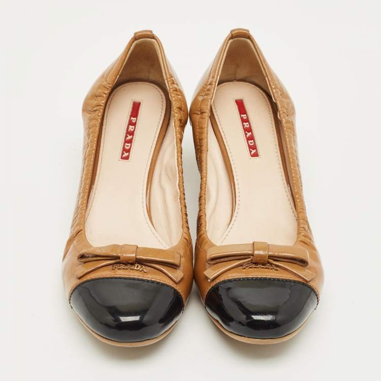 Pre Owned Prada Brown/Black Patent Leather Cap Toe Bow Block Heel Pumps Size 36