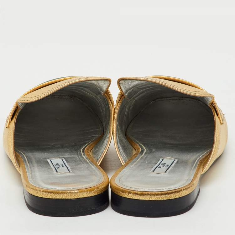 مملوكة مسبقًا Prada Metallic Gold Leather Flat Mules Size 42