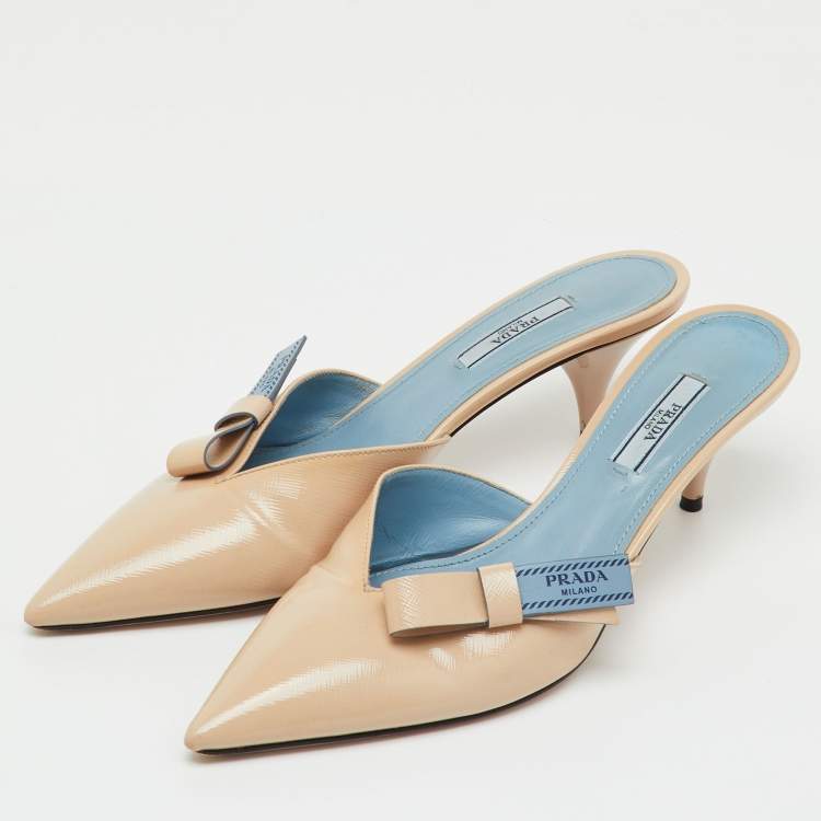 Pre Owned Prada Beige Patent Leather Pointed Toe Slip On Mules Size 40