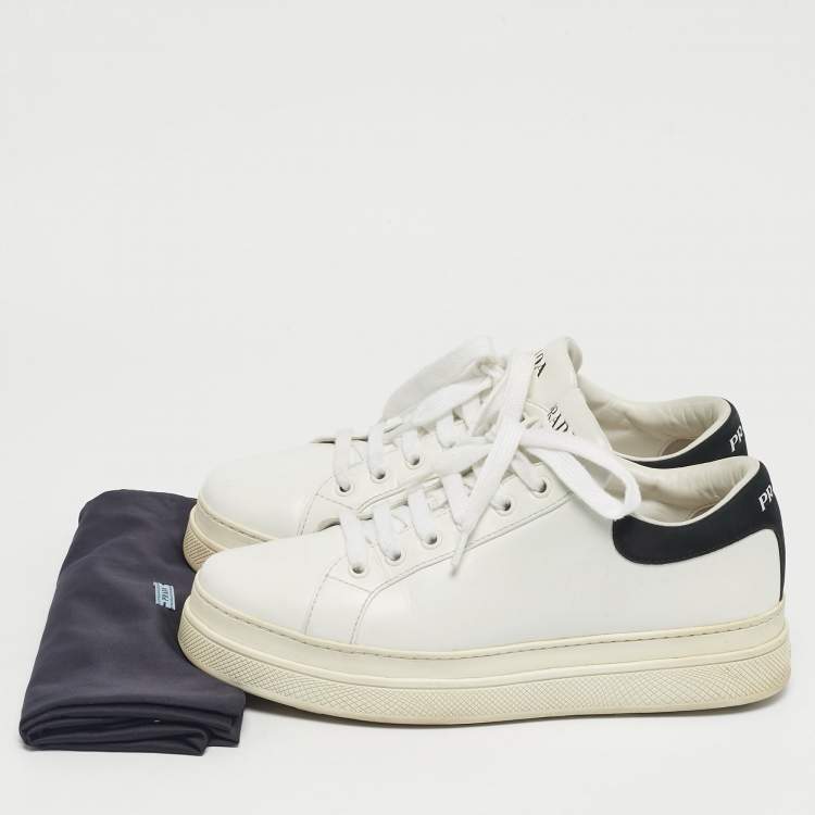 مملوكة مسبقًا حذاء رياضي برادا جلد أبيض/أسود ليز أب لو توب مقاس 38.5