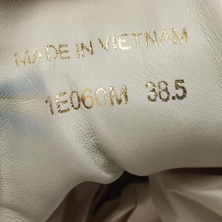 مملوكة مسبقًا حذاء رياضي برادا جلد أبيض/أسود ليز أب لو توب مقاس 38.5