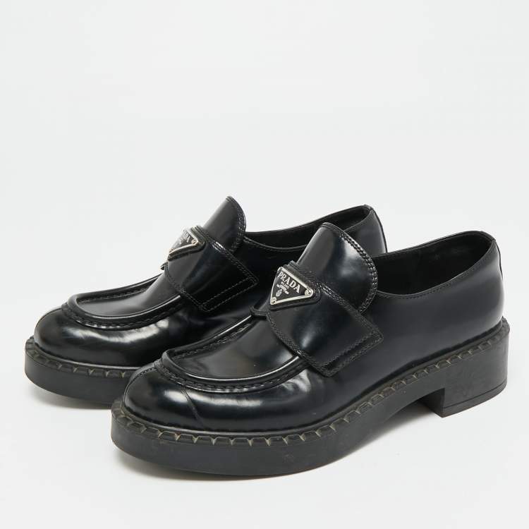 Pre Owned Prada Triangle Logo Size 35.5 Black Leather Slip On Loafers