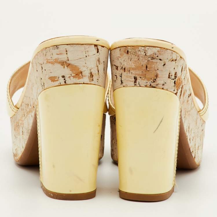 Pre Owned Prada Size 41 Cream Patent Leather Cork Platform Block Heel Sandals