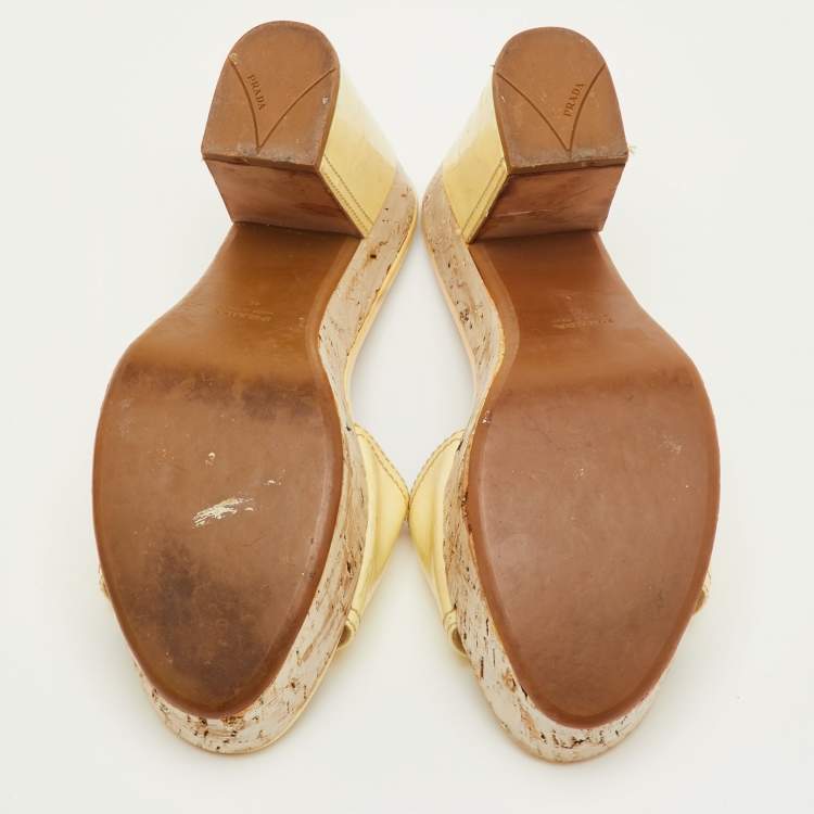 Pre Owned Prada Size 41 Cream Patent Leather Cork Platform Block Heel Sandals