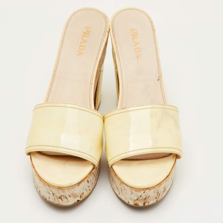Pre Owned Prada Size 41 Cream Patent Leather Cork Platform Block Heel Sandals