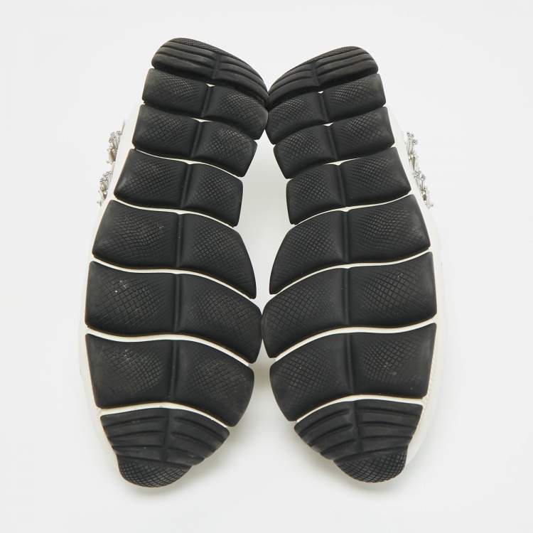 Pre Owned حذاء رياضي برادا قماش أبيض مزخرف كريستال سليب أون مقاس 37