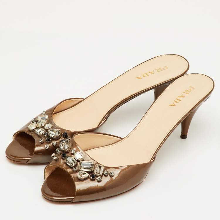 Pre Owned Prada Size 41.5 Brown Crystal Embellished Patent Leather Slide Sandals